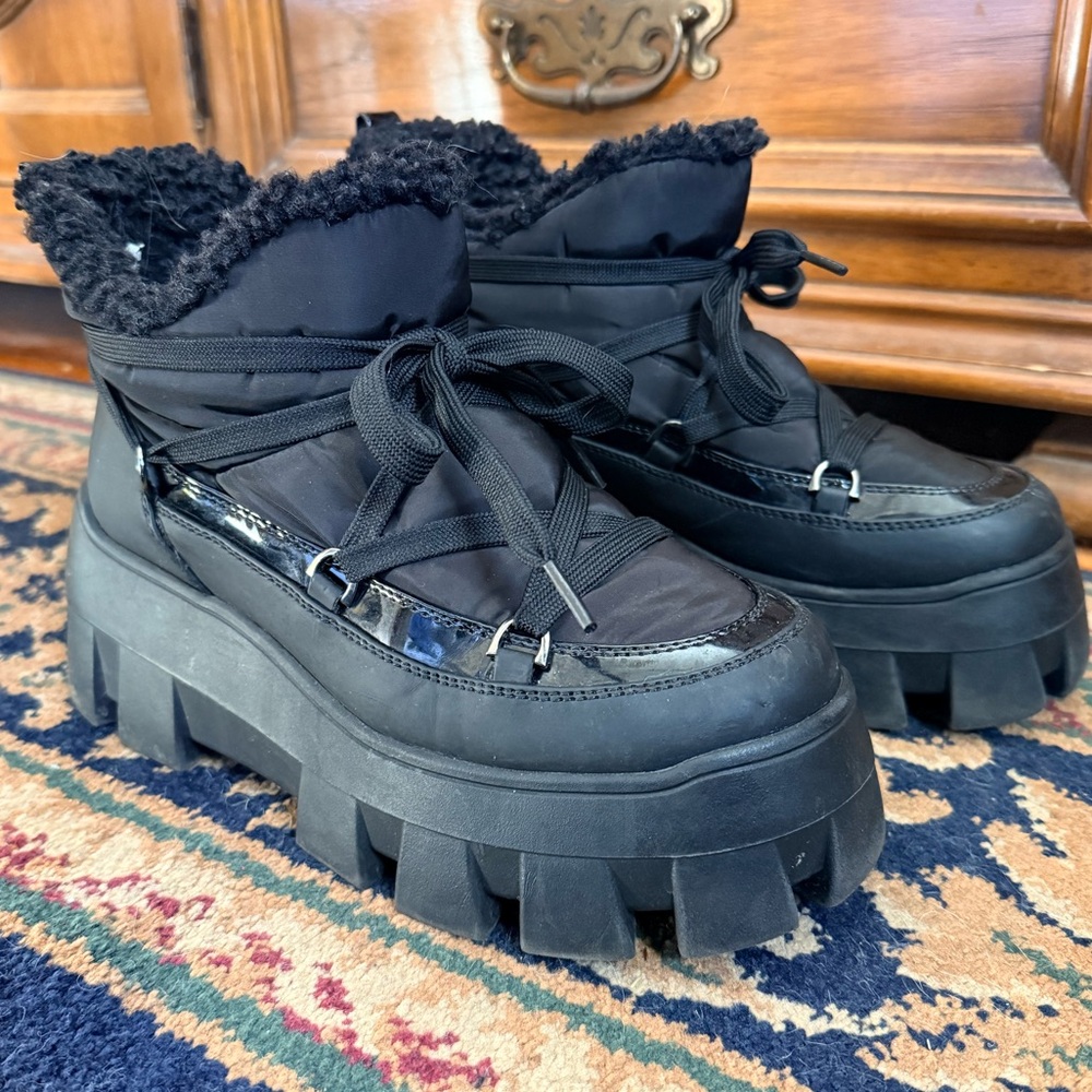 Circus Platform Sherpa Boots
